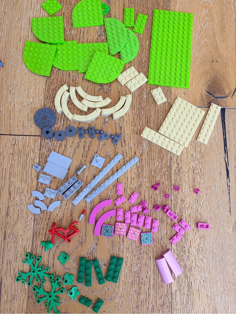 LEGO Friends Nature Glamping Set (41392) Like New-no box